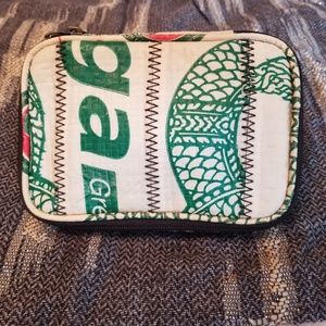 Gadget organizer pouch